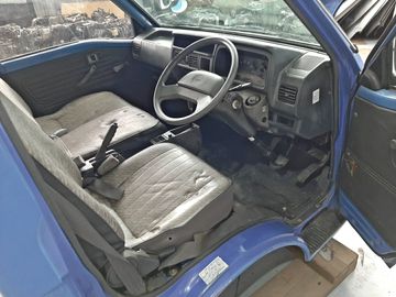 КАБИНА НА NISSAN VANETTE SE28TN R2