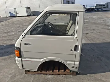 КАБИНА НА MAZDA BONGO SE28T R2