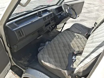 КАБИНА НА MAZDA BONGO SE28T R2