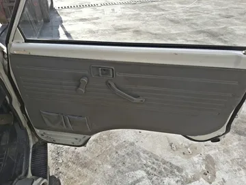 КАБИНА НА MAZDA BONGO SE28T R2