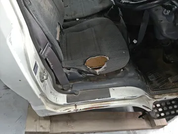 КАБИНА НА TOYOTA DYNA LY201 3L