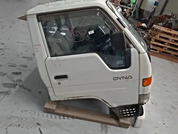 КАБИНА НА TOYOTA DYNA LY201 3L