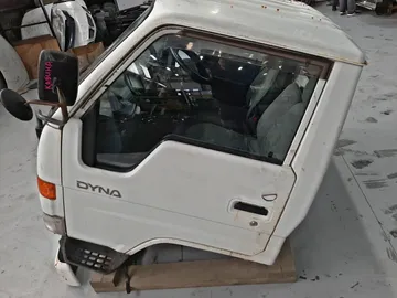 КАБИНА НА TOYOTA DYNA LY201 3L
