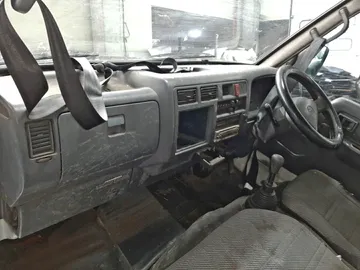 КАБИНА НА TOYOTA DYNA LY201 3L