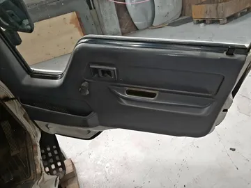 КАБИНА НА TOYOTA DYNA LY201 3L