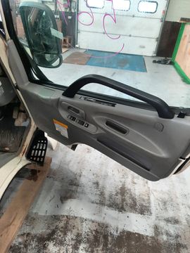 КАБИНА НА TOYOTA DYNA XZU605 N04C