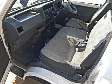 КАБИНА НА MAZDA BONGO SE28T R2