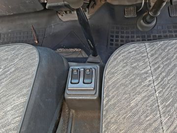 КАБИНА НА MAZDA BONGO SE28T R2