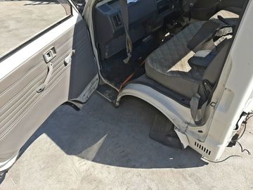 КАБИНА НА MAZDA BONGO SE88M