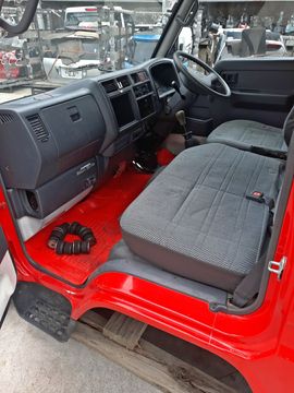 КАБИНА НА TOYOTA DYNA YY101 3Y