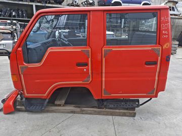 КАБИНА НА TOYOTA DYNA YY101 3Y