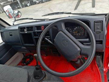 КАБИНА НА TOYOTA DYNA YY101 3Y