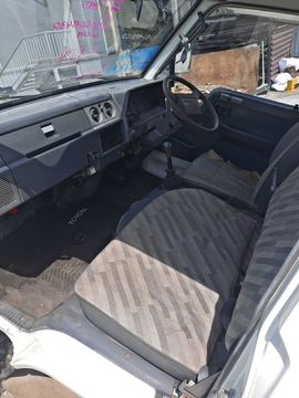 КАБИНА НА TOYOTA HIACE YH81 2Y