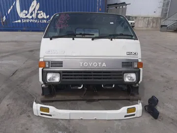 КАБИНА НА TOYOTA HIACE LH95