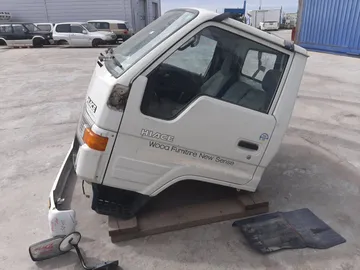 КАБИНА НА TOYOTA HIACE LH95