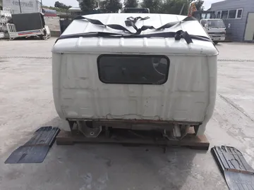 КАБИНА НА TOYOTA HIACE LH95