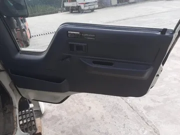 КАБИНА НА TOYOTA HIACE LH95