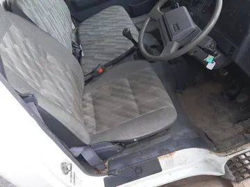 КАБИНА НА TOYOTA HIACE LH95