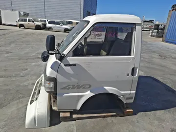 КАБИНА НА NISSAN VANETTE SE88MN F8