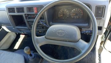 КАБИНА НА TOYOTA DYNA YY101