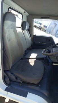 КАБИНА НА TOYOTA DYNA YY101
