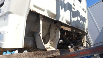 КАБИНА НА TOYOTA DYNA YY101