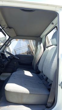 КАБИНА НА TOYOTA DYNA YY101