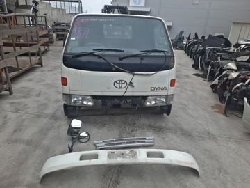 КАБИНА НА TOYOTA DYNA YY211 3Y