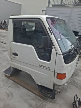 КАБИНА НА TOYOTA DYNA YY211 3Y