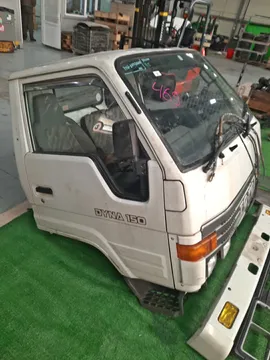 КАБИНА НА TOYOTA DYNA YY61 3Y