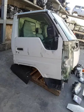 КАБИНА НА TOYOTA DYNA YY131 3Y