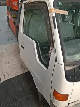 КАБИНА НА TOYOTA TOYOACE YY131