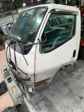 КАБИНА НА MITSUBISHI CANTER FE52E 4D33