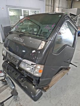 КАБИНА НА ISUZU ELF NKR81 4HL1