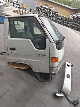 КАБИНА НА TOYOTA DYNA YY211 3Y