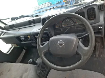 КАБИНА НА NISSAN ATLAS H4F23 KA20DE