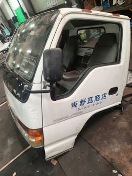 КАБИНА НА ISUZU ELF NKR66 4HF1