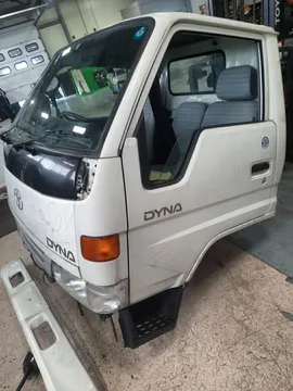 КАБИНА НА TOYOTA DYNA YY131 3Y