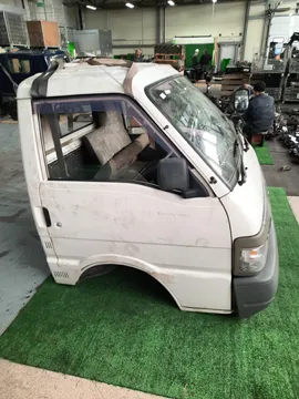 КАБИНА НА MAZDA BONGO SE28T R2