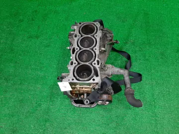 БЛОК ДВИГАТЕЛЯ НА TOYOTA AVENSIS AZT255 1AZ-FSE