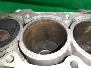 БЛОК ДВИГАТЕЛЯ НА TOYOTA AVENSIS AZT255 1AZ-FSE