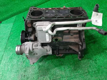 БЛОК ДВИГАТЕЛЯ НА VOLKSWAGEN GOLF 1K1 CAVD