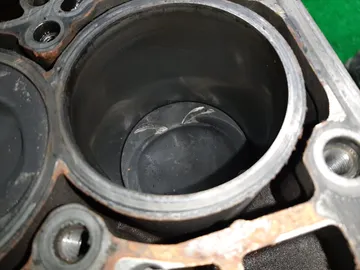 БЛОК ДВИГАТЕЛЯ НА VOLKSWAGEN GOLF 1K1 CAVD