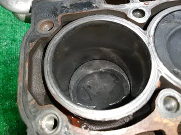 БЛОК ДВИГАТЕЛЯ НА VOLKSWAGEN GOLF 1K1 CAVD