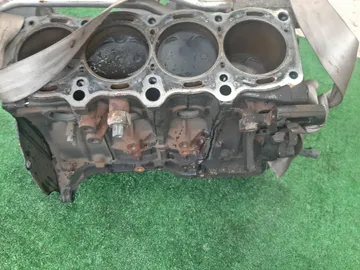 БЛОК ДВИГАТЕЛЯ НА TOYOTA MARK II QUALIS SXV20 5S-FE