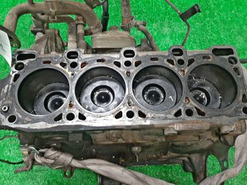 БЛОК ДВИГАТЕЛЯ НА MAZDA BONGO SKF2M RF-T