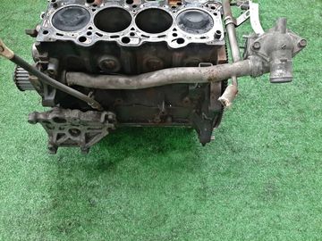 БЛОК ДВИГАТЕЛЯ НА MITSUBISHI LANCER CEDIA CS5W 4G93T