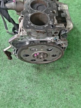 БЛОК ДВИГАТЕЛЯ НА TOYOTA AVENSIS AZT255 1AZ-FSE