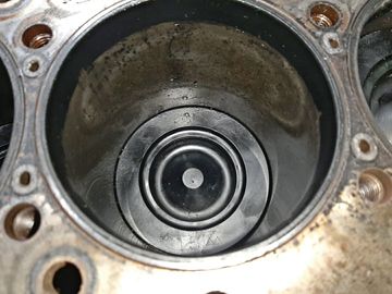 БЛОК ДВИГАТЕЛЯ НА TOYOTA DYNA XZU620D N04C-T