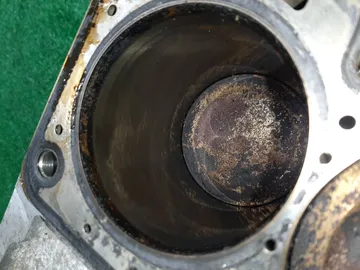 БЛОК ДВИГАТЕЛЯ НА AUDI A4 8EC ALT